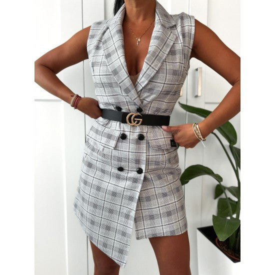 Blazer-Dress Classy in Milano in gray  https://www.toromoda.com/products/womans-blazer-dress-classy-in-milano  "Introducing our stunning plaid jacket-dress, a perfect choice for any occasion. Made from high-quality fabric, this dress is both stylish and comfortable.