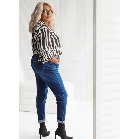Jeans with a belt from XL to 5XL by ToroModa  https://www.toromoda.com/products/womens-jeans-with-a-belt-from-xl-to-5xl  Women's jeans in dark denim with a belt. Zip and button closure. Normal cut.Fabric: 95% cotton, 5% elastaneLarge sizes from XL to 5XL.