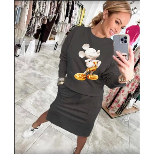 Ladies set Lara Mickey by ToroModa  https://www.toromoda.com/products/womens-set-lara-mickey  A wonderful set of a long-sleeved sweatshirt and a knee-length skirt with a slit and pockets. Elastic band and active waist ties.