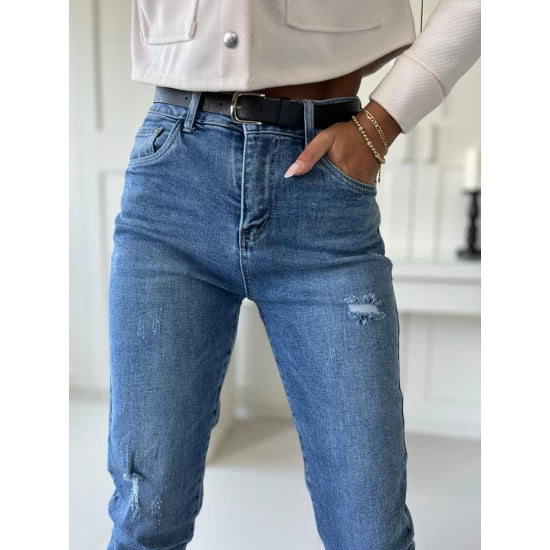 Denim light jeans with a black belt  https://www.toromoda.com/products/wpmens-denim-light-jeans-with-a-black-belt  Classic women's jeans with a belt. Zip and button closure. Regular fit.Fabric: 95% cotton, 5% elastane Origin: ToroModa