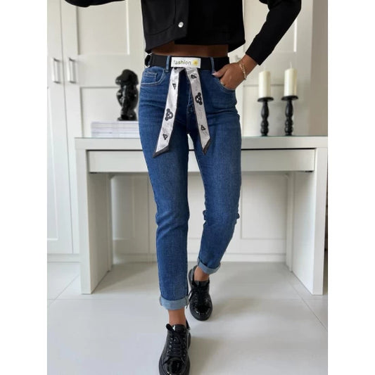 Denim dark jeans with belt and scarf  https://www.toromoda.com/products/womans-denim-dark-jeans-with-belt-and-scarf  Classic women's jeans with a belt. Zip and button closure. Regular fit.Fabric: 95% cotton, 5% elastane Origin: ToroModa