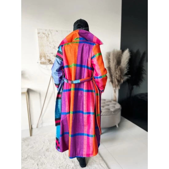 Long plaid women's coat by ToroModa  https://www.toromoda.com/products/womans-long-plaid-coat  Gorgeous model long coat with impressive print. Fabric: polyesterLining: lining Origin: ToroModa