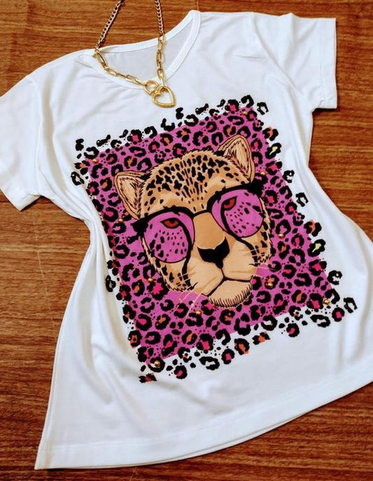 Women's T-Shirt Tiger Pink in white  https://www.toromoda.com/products/womens-tshirt-tiger-pink  Women's T-shirt with round neckline and free cut. Combines well with elegant, sporty-elegant and casual wear. The t-shirts falls freely on the body.